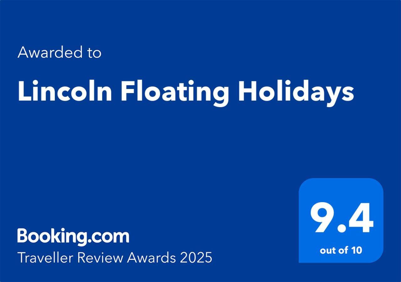 Lincoln Floating Holidays Екстериор снимка